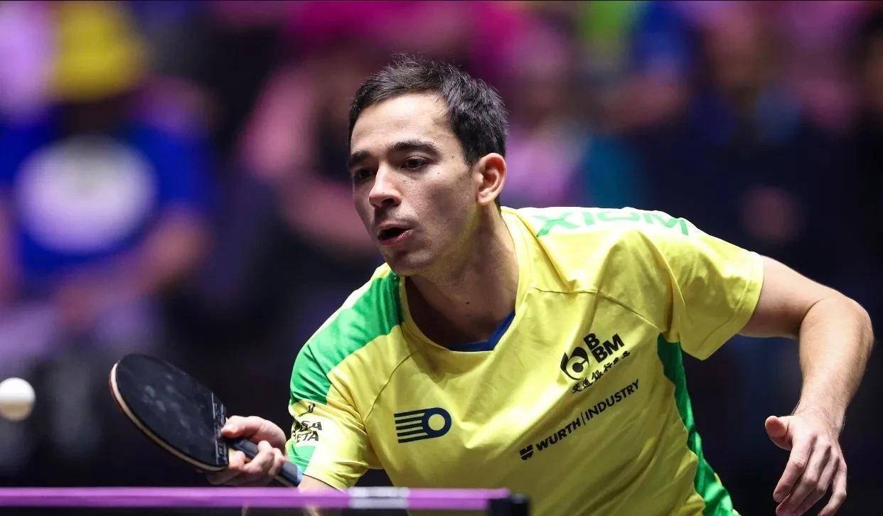 法兰克福队员一致努力,共同冲击冠军的简单介绍 法兰克福队员一致努力,共同冲击冠军的简单介绍