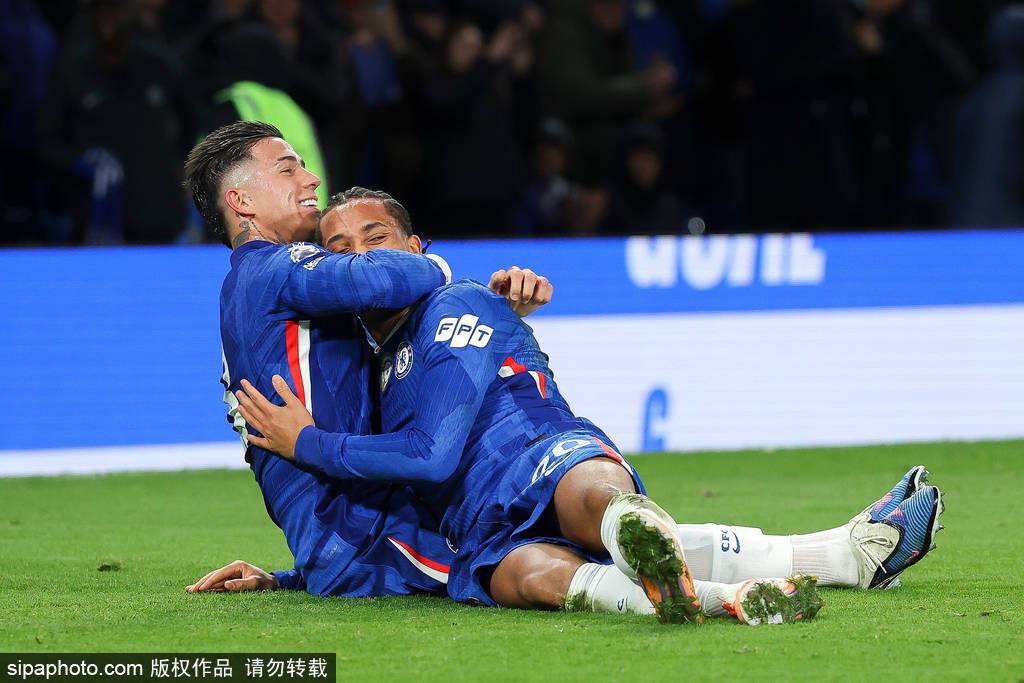 欧洲联赛两强将在球场上争夺胜利的简单介绍 欧洲联赛两强将在球场上争夺胜利的简单介绍