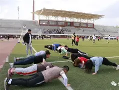 包含队伍积极备战，一齐努力冲刺胜利的词条