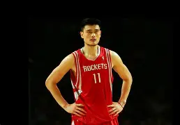 法国篮球名将东京奥运会奋力拼搏戴帽粒进球的简单介绍