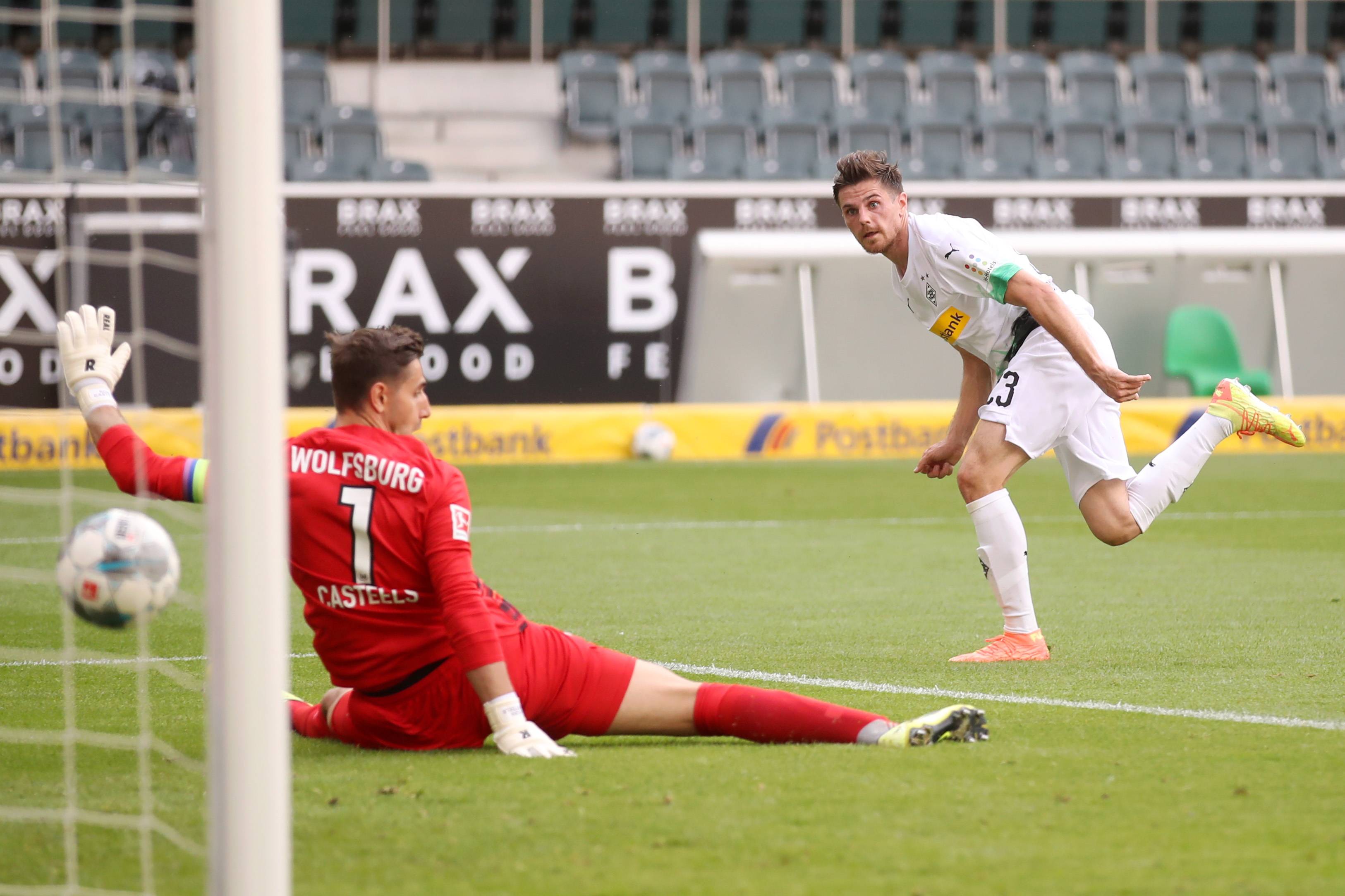 凤凰娱乐APP-沃尔夫斯堡球员伤愈复出，助球队重返胜利轨道(沃尔夫斯堡足球队最新新闻)