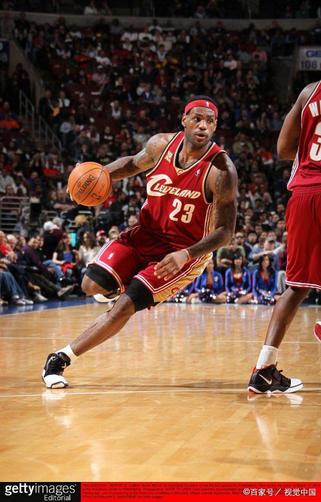 包含步行者队成功击败黄蜂队，继续保持良好状态的词条