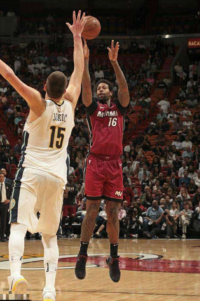 火箭击败掘金，理查德森连续三场+得分助球队胜利的简单介绍